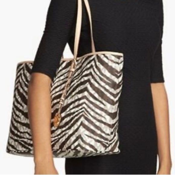 MICHAEL KORS Jet Set Travel MD Tote Brown Signature Tiger Stripe PVC - Picture 6 of 13